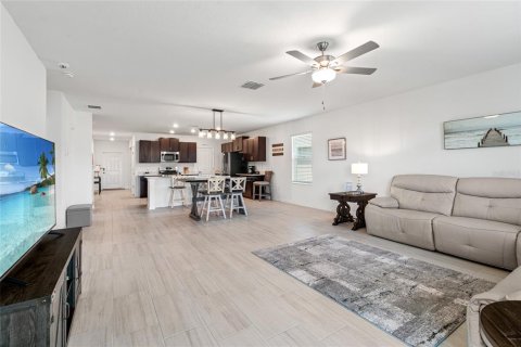 Casa en venta en Land O' Lakes, Florida, 5 dormitorios, 269.04 m2 № 1917695 - foto 16