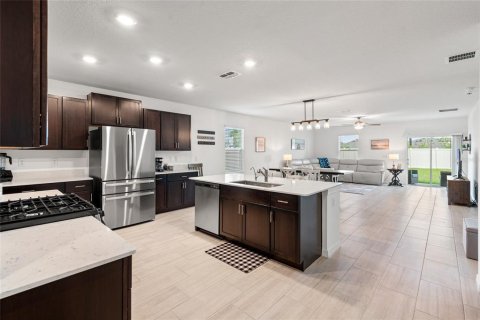 Casa en venta en Land O' Lakes, Florida, 5 dormitorios, 269.04 m2 № 1917695 - foto 8