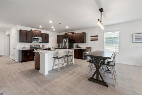 Casa en venta en Land O' Lakes, Florida, 5 dormitorios, 269.04 m2 № 1917695 - foto 14