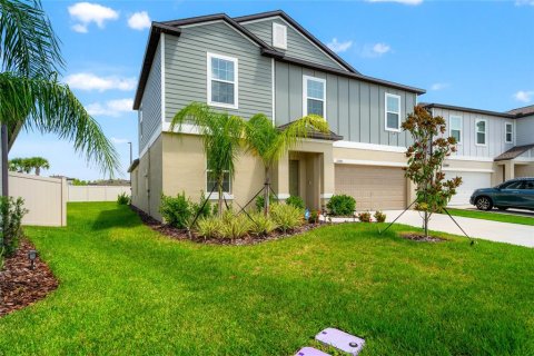 Casa en venta en Land O' Lakes, Florida, 5 dormitorios, 269.04 m2 № 1917695 - foto 3