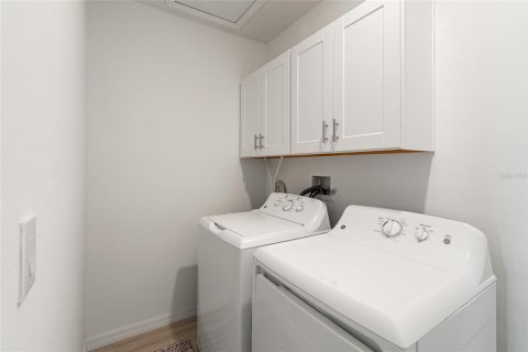 Casa en venta en Land O' Lakes, Florida, 5 dormitorios, 269.04 m2 № 1917695 - foto 18