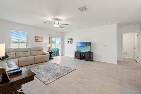 Casa en venta en Land O' Lakes, Florida, 5 dormitorios, 269.04 m2 № 1917695 - foto 17