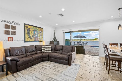 Villa ou maison à vendre à Weston, Floride: 5 chambres, 247.96 m2 № 1953566 - photo 23