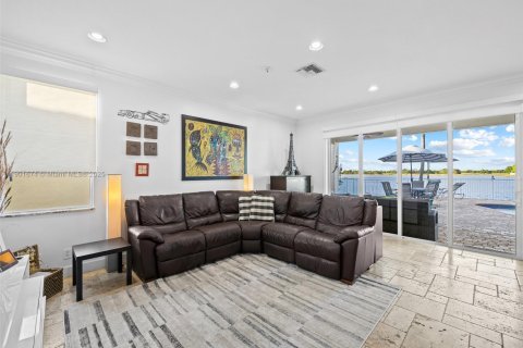 Villa ou maison à vendre à Weston, Floride: 5 chambres, 247.96 m2 № 1953566 - photo 22