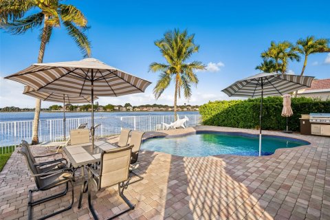 Villa ou maison à vendre à Weston, Floride: 5 chambres, 247.96 m2 № 1953566 - photo 2