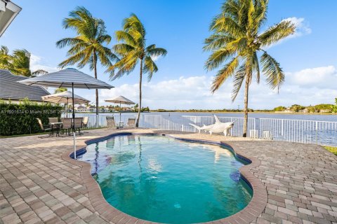 Villa ou maison à vendre à Weston, Floride: 5 chambres, 247.96 m2 № 1953566 - photo 1