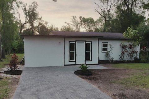 House in Sanford, Florida 4 bedrooms, 139.35 sq.m. № 1900208 - photo 1