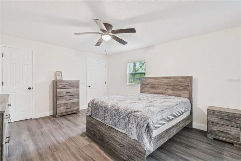 House in Sanford, Florida 4 bedrooms, 139.35 sq.m. № 1900208 - photo 15