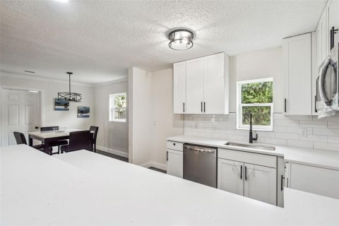 House in Sanford, Florida 4 bedrooms, 139.35 sq.m. № 1900208 - photo 4
