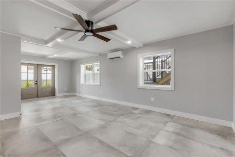 Villa ou maison à vendre à New Smyrna Beach, Floride: 4 chambres, 303.6 m2 № 2306319 - photo 10