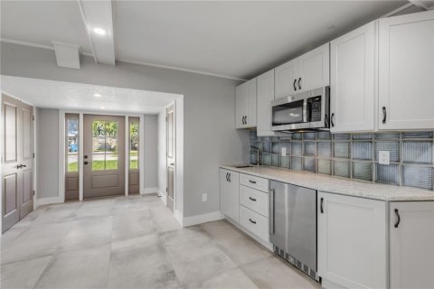 Villa ou maison à vendre à New Smyrna Beach, Floride: 4 chambres, 303.6 m2 № 2306319 - photo 13