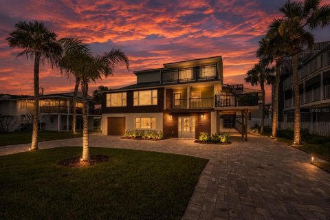 Villa ou maison à vendre à New Smyrna Beach, Floride: 4 chambres, 303.6 m2 № 2306319 - photo 2
