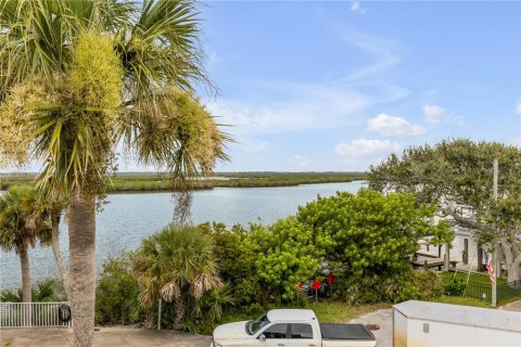Villa ou maison à vendre à New Smyrna Beach, Floride: 4 chambres, 303.6 m2 № 2306319 - photo 4