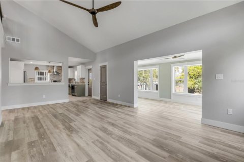 Villa ou maison à vendre à New Smyrna Beach, Floride: 4 chambres, 303.6 m2 № 2306319 - photo 24