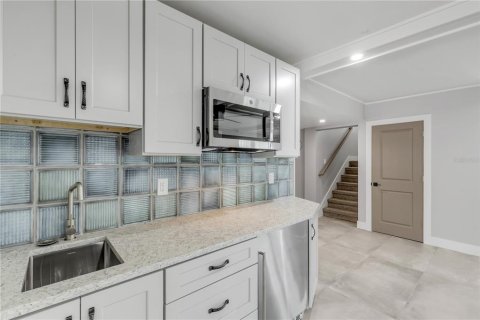 Villa ou maison à vendre à New Smyrna Beach, Floride: 4 chambres, 303.6 m2 № 2306319 - photo 14