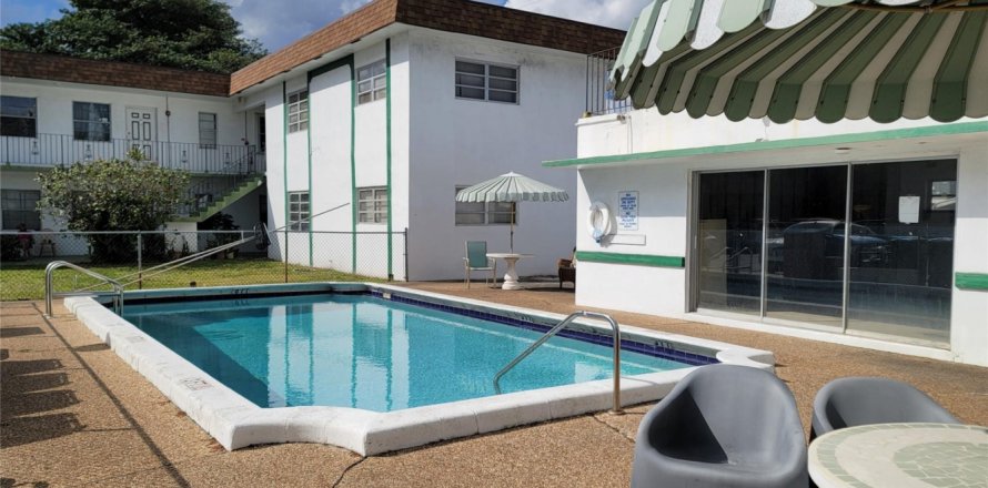 Condo in Hollywood, Florida, 1 bedroom № 1040819
