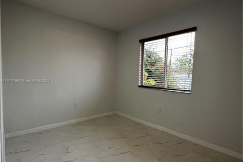 House in Miami Gardens, Florida 3 bedrooms, 219.25 sq.m. № 1860735 - photo 16