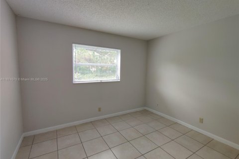 Condo in Oakland Park, Florida, 2 bedrooms  № 1925842 - photo 6