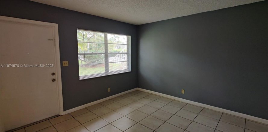 Condo in Oakland Park, Florida, 2 bedrooms  № 1925842