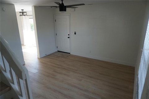 Townhouse in Clearwater, Florida 2 bedrooms, 104.05 sq.m. № 2204659 - photo 9