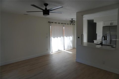 Townhouse in Clearwater, Florida 2 bedrooms, 104.05 sq.m. № 2204659 - photo 8