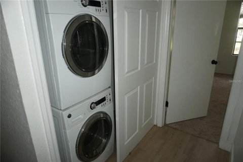 Townhouse in Clearwater, Florida 2 bedrooms, 104.05 sq.m. № 2204659 - photo 13
