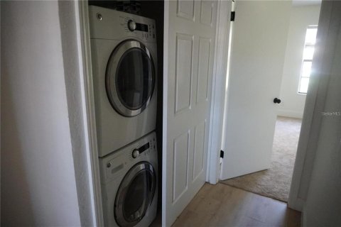 Townhouse in Clearwater, Florida 2 bedrooms, 104.05 sq.m. № 2204659 - photo 19