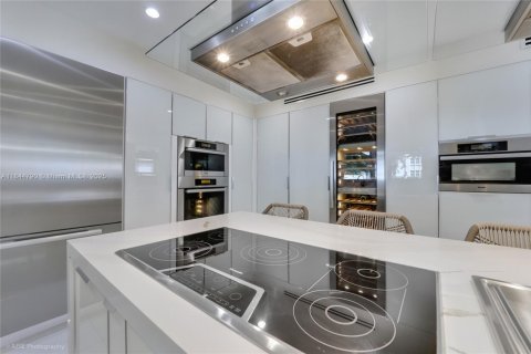 Casa en venta en Miami, Florida, 5 dormitorios, 326.27 m2 № 1841114 - foto 13