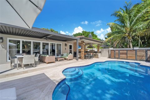 Casa en venta en Miami, Florida, 5 dormitorios, 326.27 m2 № 1841114 - foto 5
