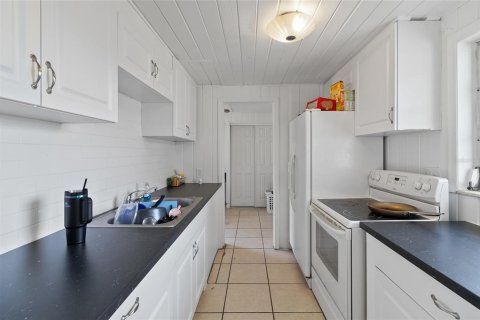Immobilier commercial à vendre à North Port, Floride: 5 chambres, 219.9 m2 № 1409650 - photo 9