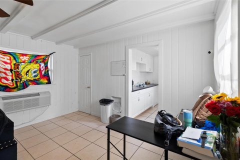 Immobilier commercial à vendre à North Port, Floride: 5 chambres, 219.9 m2 № 1409650 - photo 8