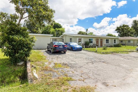 Immobilier commercial à vendre à North Port, Floride: 5 chambres, 219.9 m2 № 1409650 - photo 1