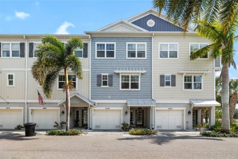 Adosado en venta en Saint Petersburg, Florida, 4 dormitorios, 178.37 m2 № 1548588 - foto 2