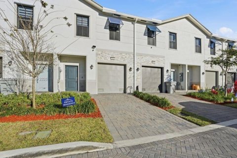 Touwnhouse à louer à Pompano Beach, Floride: 3 chambres, 148.36 m2 № 2023395 - photo 27