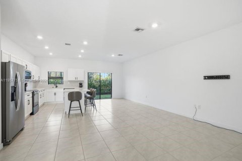 Touwnhouse à louer à Pompano Beach, Floride: 3 chambres, 148.36 m2 № 2023395 - photo 3