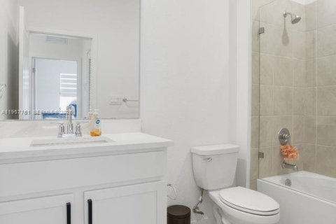 Touwnhouse à louer à Pompano Beach, Floride: 3 chambres, 148.36 m2 № 2023395 - photo 20