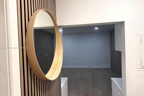 Condo in Miami Beach, Florida, 1 bedroom  № 1962959 - photo 2