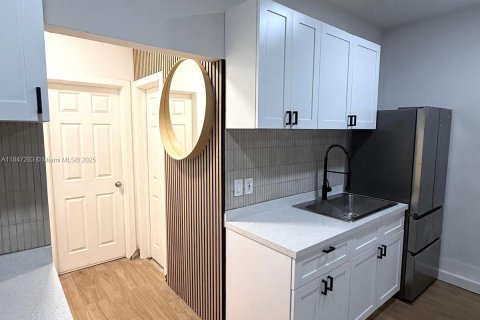 Condo in Miami Beach, Florida, 1 bedroom  № 1962959 - photo 6