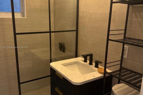 Condo in Miami Beach, Florida, 1 bedroom  № 1962959 - photo 9