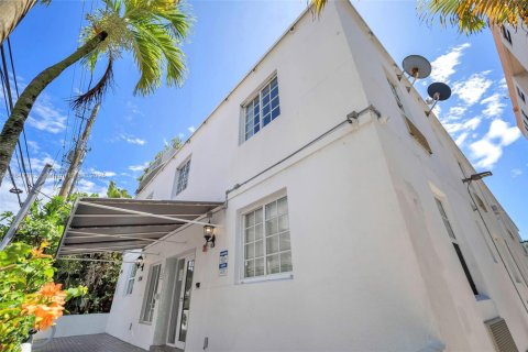 Condo in Miami Beach, Florida, 1 bedroom  № 1962959 - photo 12