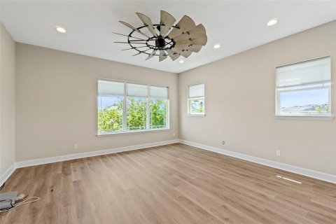 House in Orlando, Florida 4 bedrooms, 297.75 sq.m. № 2150092 - photo 18