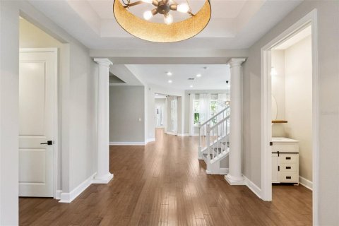 House in Orlando, Florida 4 bedrooms, 297.75 sq.m. № 2150092 - photo 5