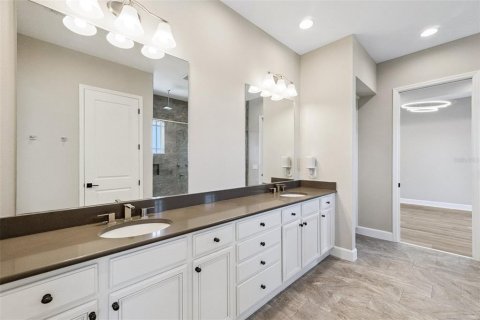 House in Orlando, Florida 4 bedrooms, 297.75 sq.m. № 2150092 - photo 16