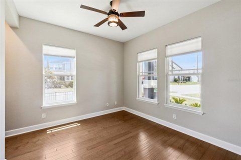 House in Orlando, Florida 4 bedrooms, 297.75 sq.m. № 2150092 - photo 19