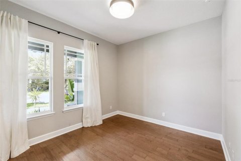 House in Orlando, Florida 4 bedrooms, 297.75 sq.m. № 2150092 - photo 21