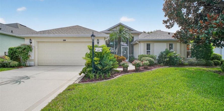 House in Leesburg, Florida 3 bedrooms, 237.64 sq.m. № 1917605