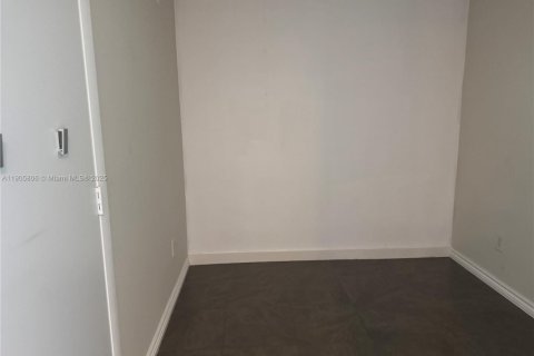 Copropriété à louer à Hallandale Beach, Floride: 1 chambre, 81.29 m2 № 1956424 - photo 26