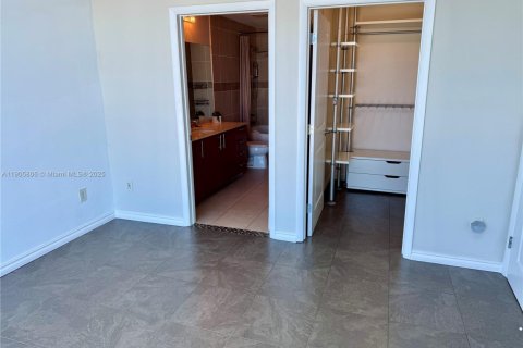 Copropriété à louer à Hallandale Beach, Floride: 1 chambre, 81.29 m2 № 1956424 - photo 23