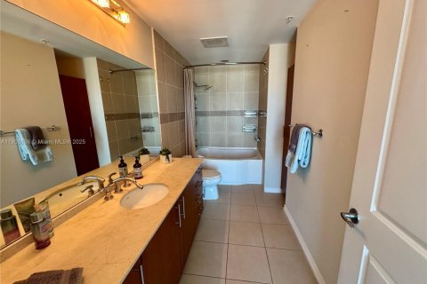 Copropriété à louer à Hallandale Beach, Floride: 1 chambre, 81.29 m2 № 1956424 - photo 19