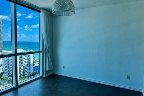 Copropriété à louer à Hallandale Beach, Floride: 1 chambre, 81.29 m2 № 1956424 - photo 16